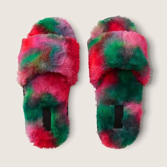 PINK Victoria's Secret Shoes - PINK VS Faux Fur Slipper size Small NIP